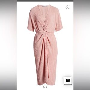 New with Tags Dolman Plissé Midi Dress
ALL IN FAVOR, size S. Blush color.